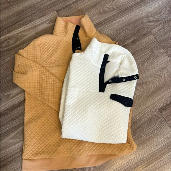 Two quilted grid like snap mock collar jackets in white and yellow orange - Picture 5 of 5